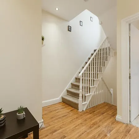 Mile End Rooms 57A-2